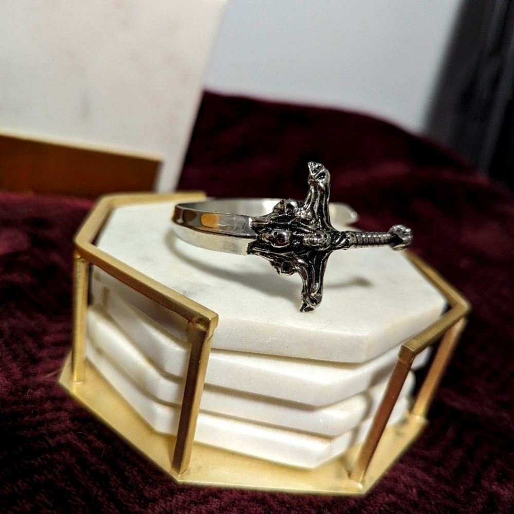 Dungeons & Dragons Sword Cuff